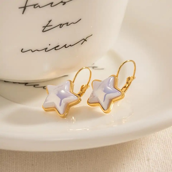 ◾️18k Gold Plated Mermaid Star Earrings - Picture 3 of 6